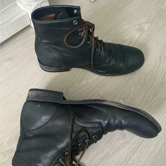 Frye
Men's Tyler Leather Lace-Up Boots
$328 Retail - Picture 13 of 14